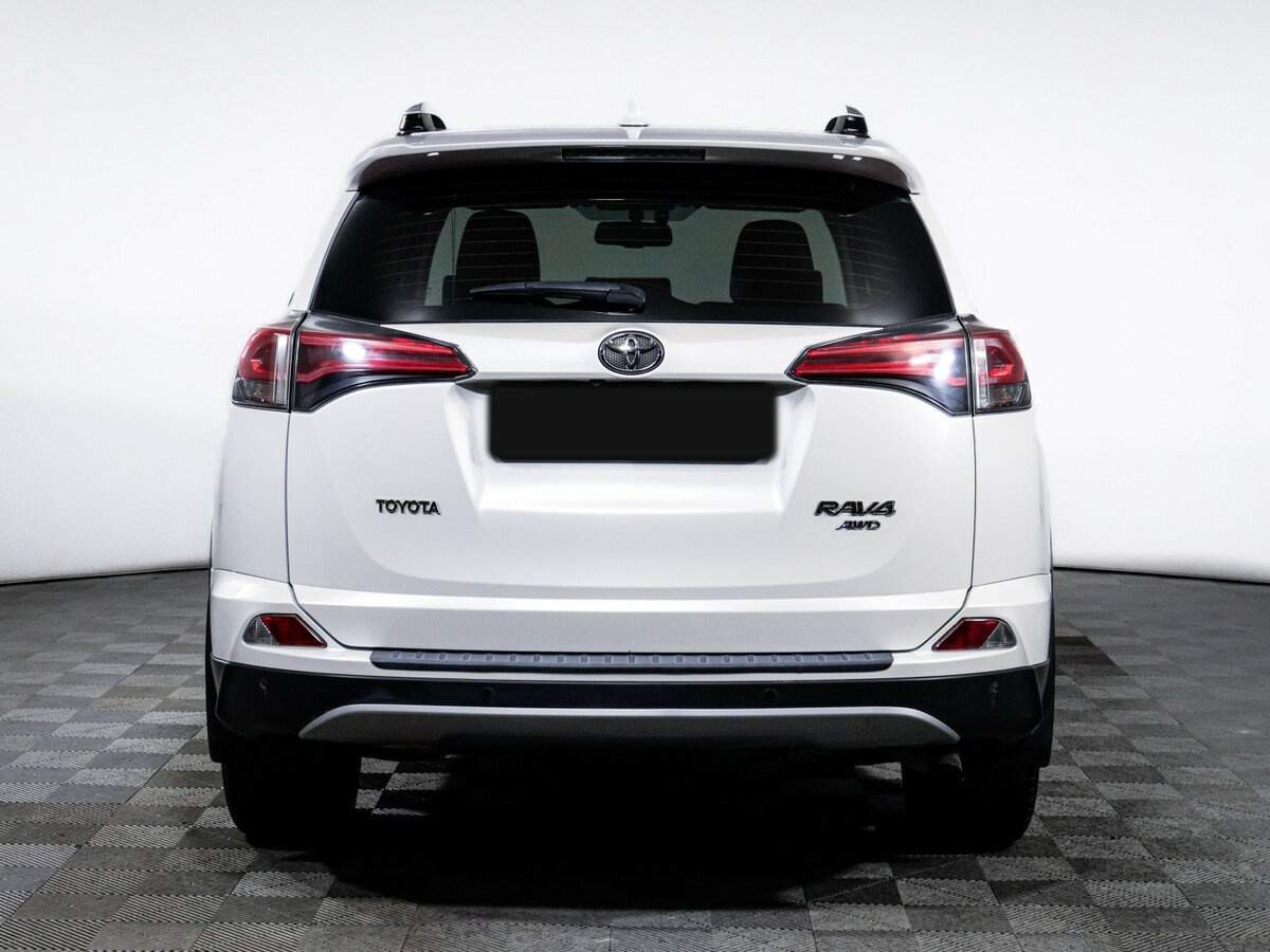 Toyota RAV4 с пробегом — 2018 год. Фото: #5