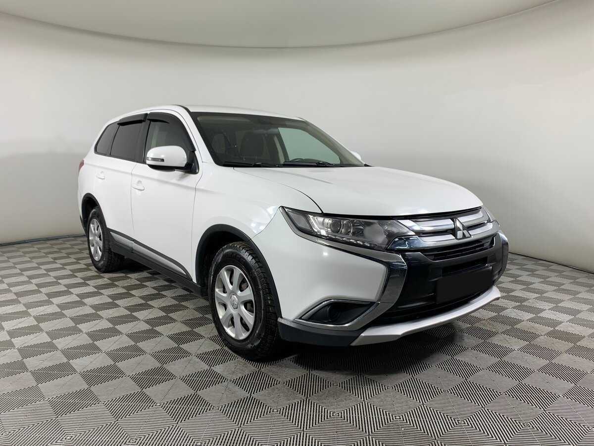 Mitsubishi Outlander с пробегом — 2017 год. Фото: #2