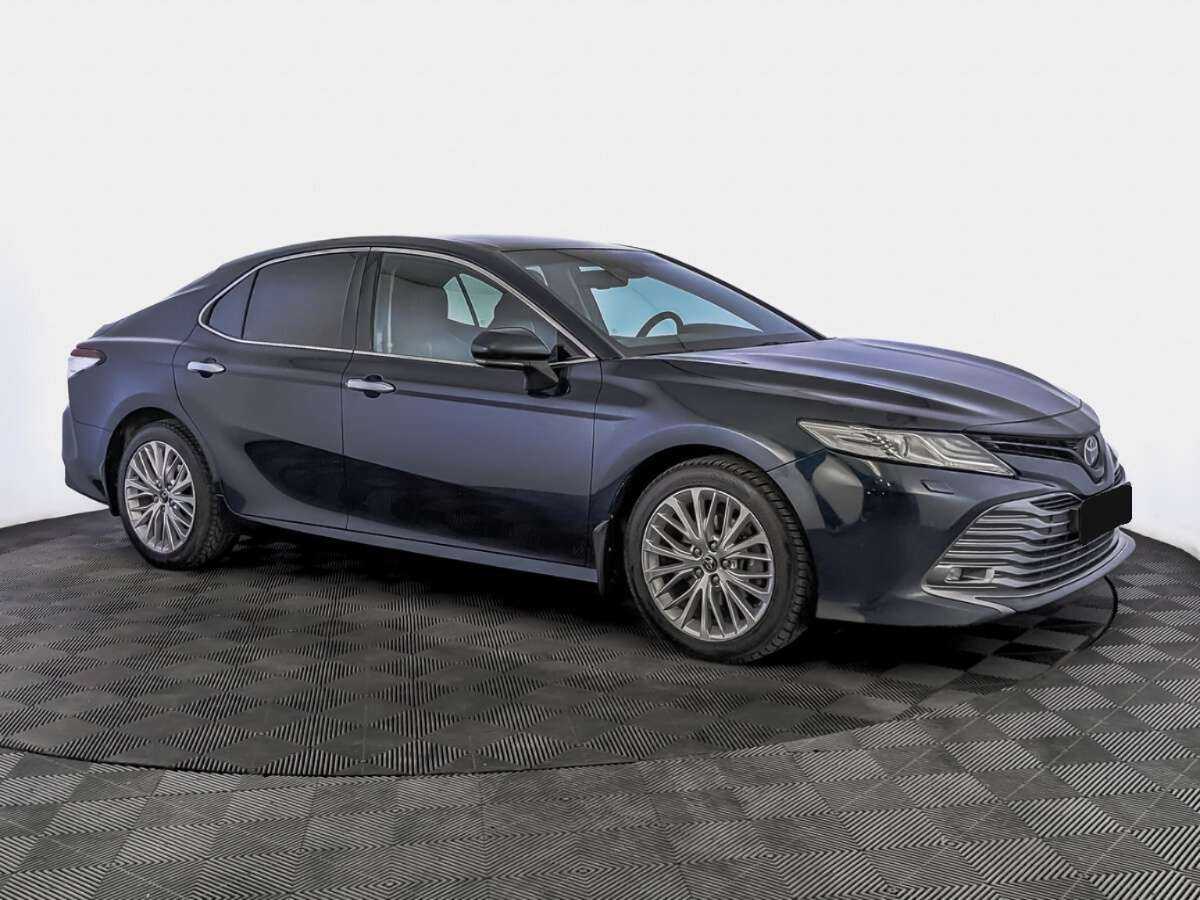 Toyota Camry с пробегом — 2018 год. Фото: #2