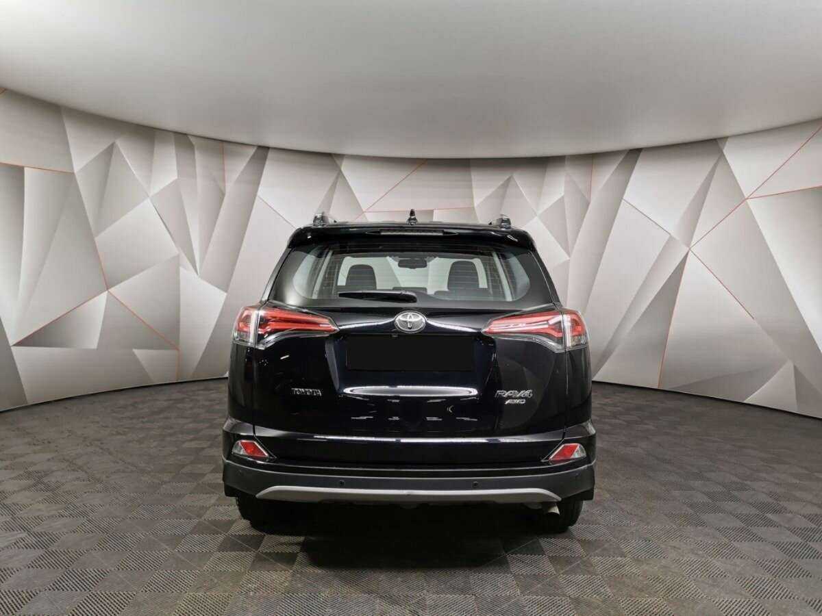 Toyota RAV4 с пробегом — 2018 год. Фото: #7