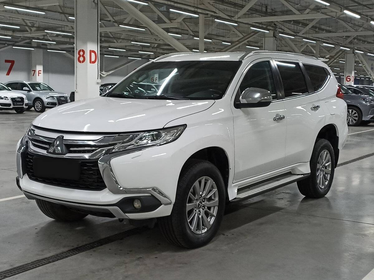 Mitsubishi Pajero Sport с пробегом — 2018 год. Фото: #0