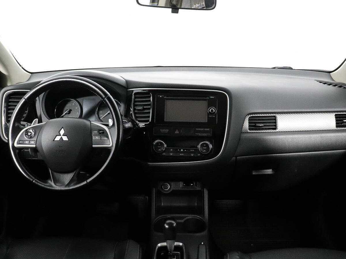 Mitsubishi Outlander с пробегом — 2013 год. Фото: #12