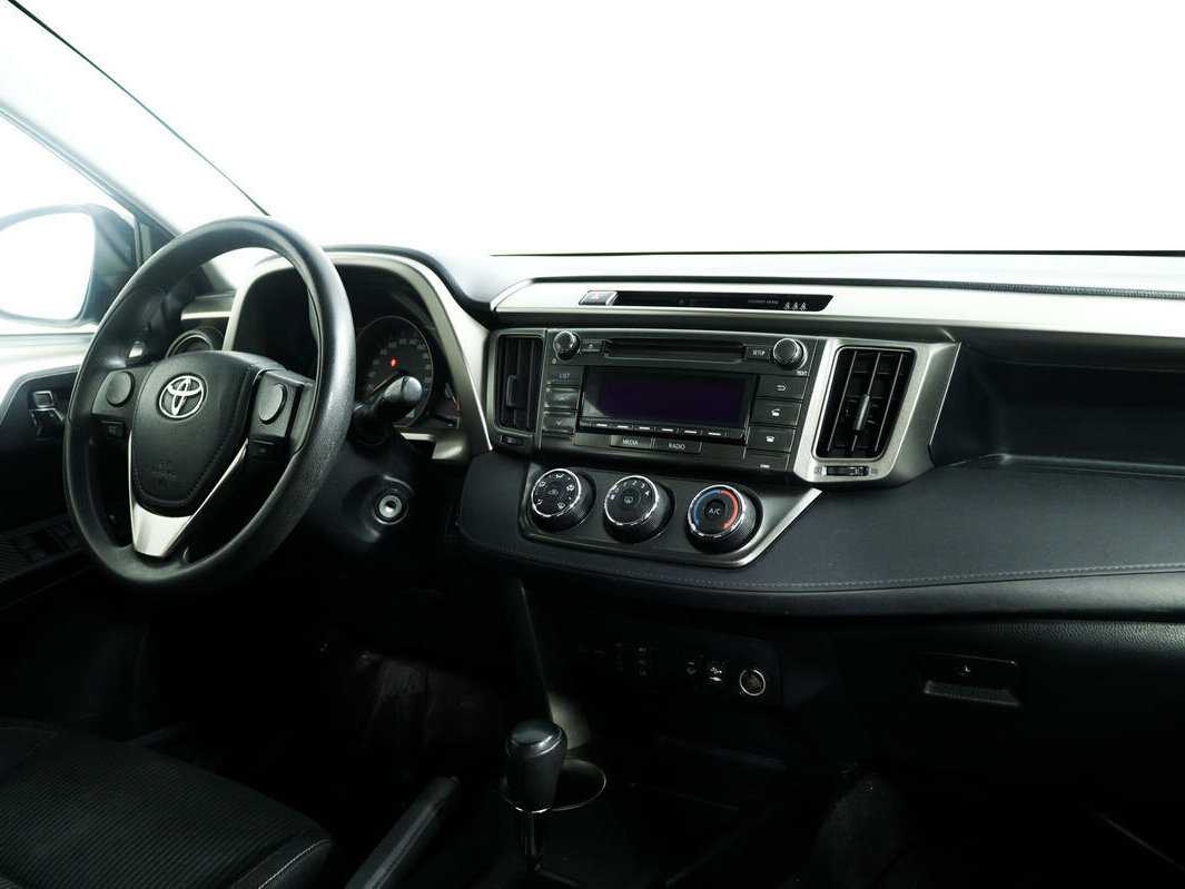 Toyota RAV4 с пробегом — 2013 год. Фото: #8