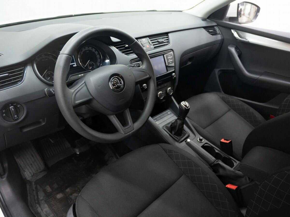 Skoda Octavia с пробегом — 2019 год. Фото: #6