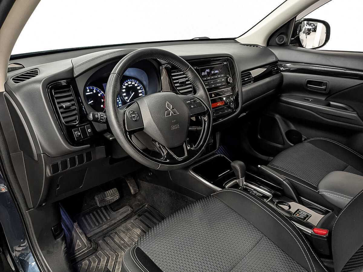 Mitsubishi Outlander с пробегом — 2019 год. Фото: #12