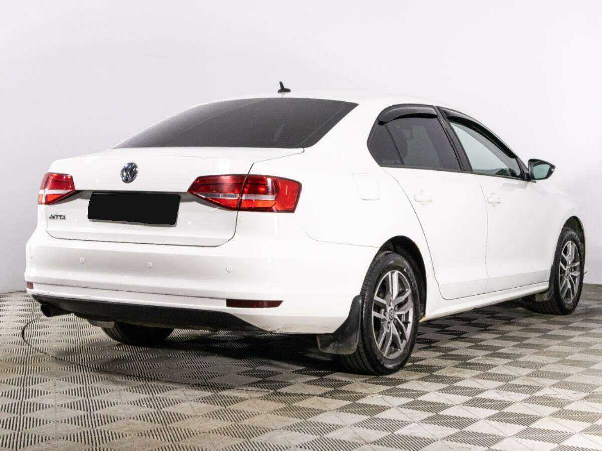 Volkswagen Jetta с пробегом — 2015 год. Фото: #4