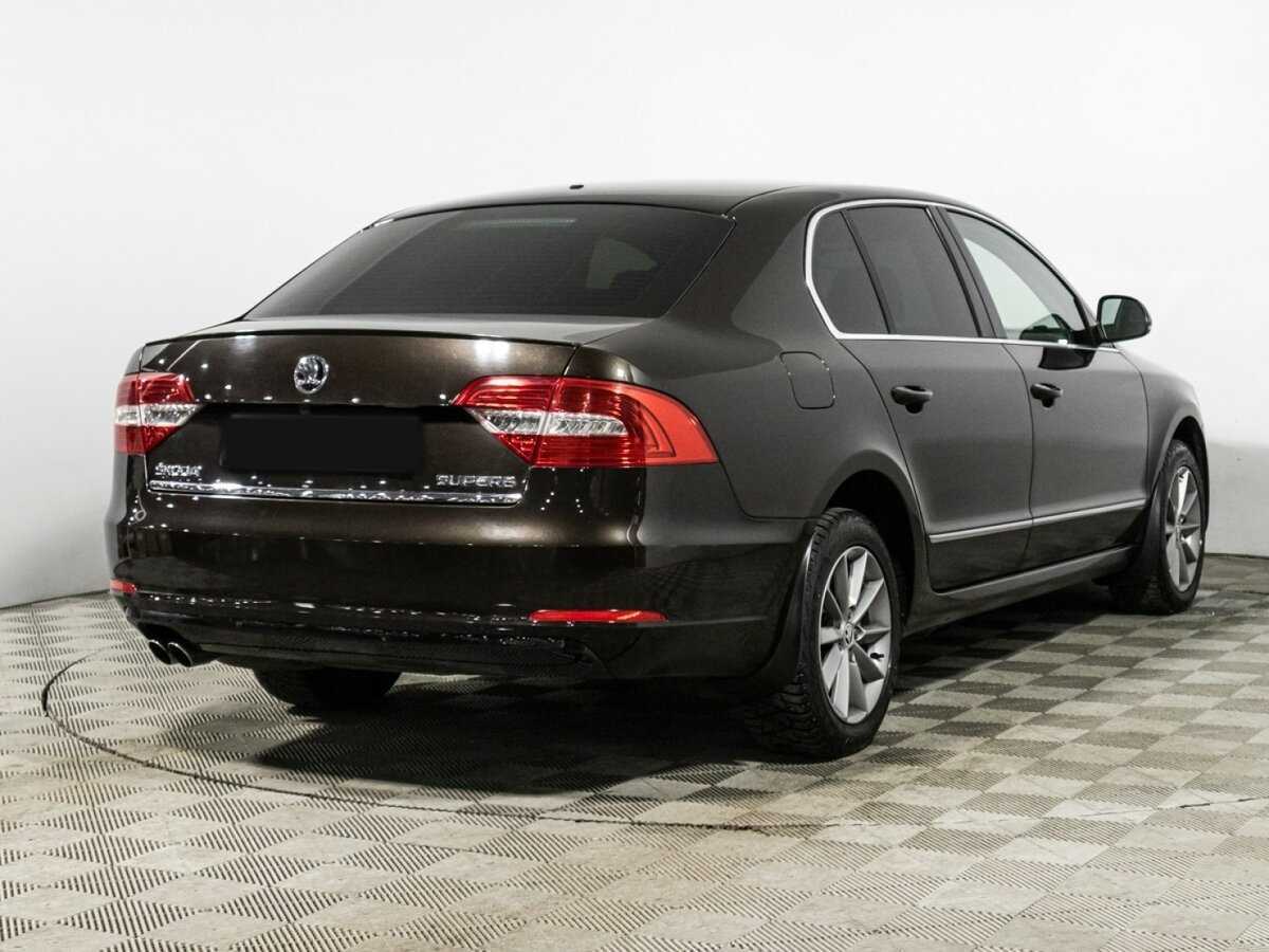 Skoda Superb с пробегом — 2014 год. Фото: #4