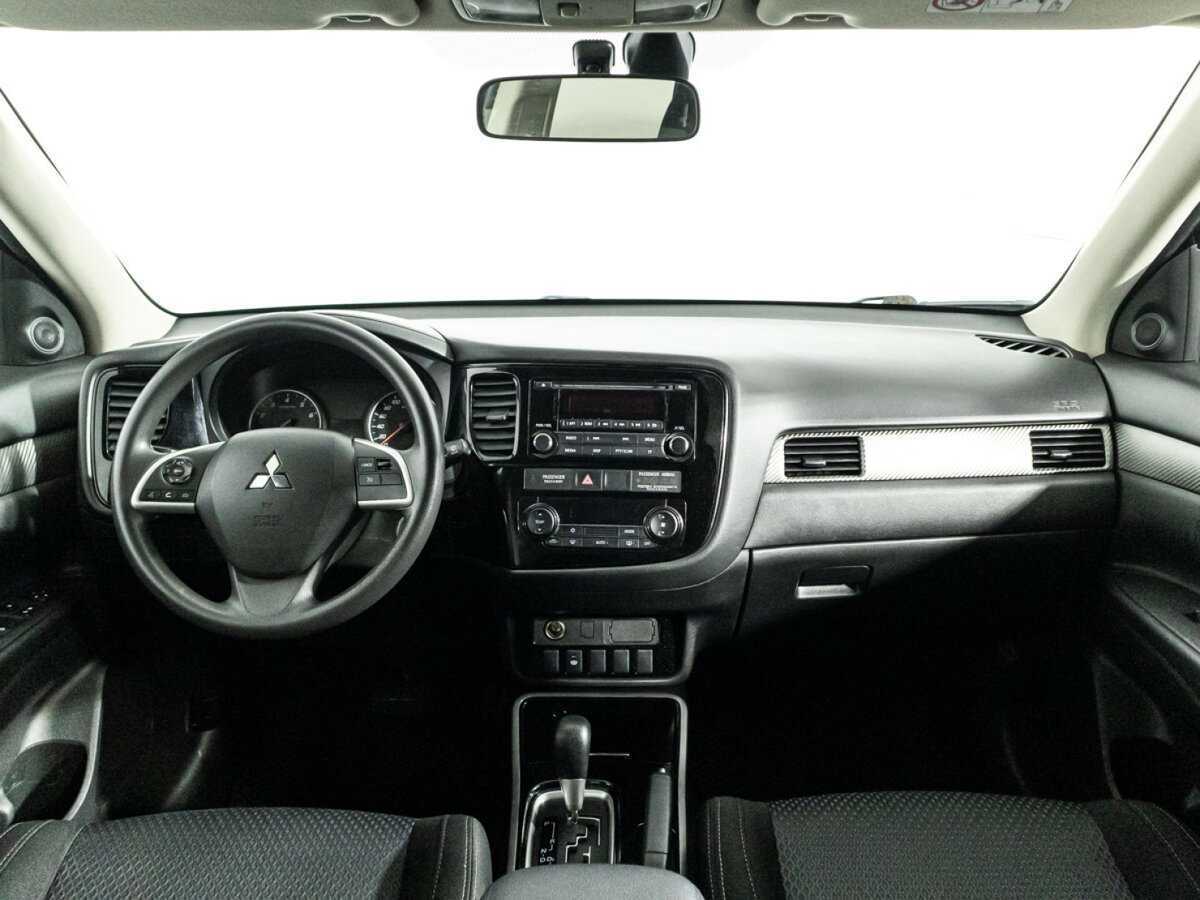Mitsubishi Outlander с пробегом — 2018 год. Фото: #12