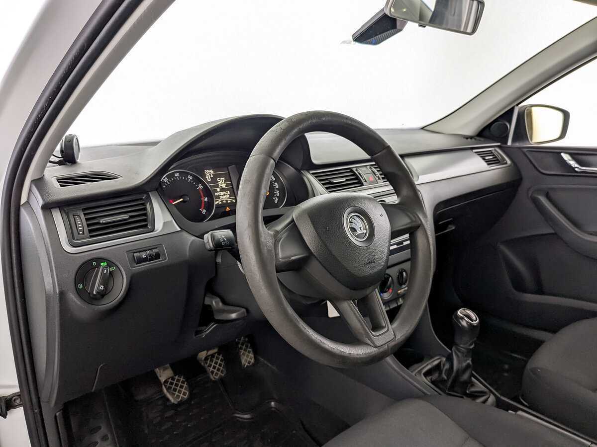 Skoda Rapid с пробегом — 2017 год. Фото: #15