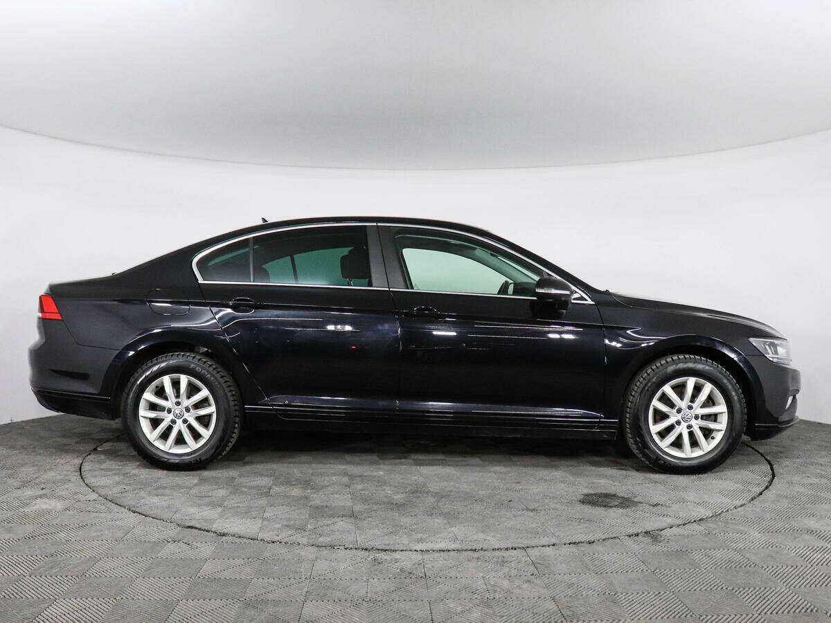 Volkswagen Passat с пробегом — 2020 год. Фото: #3