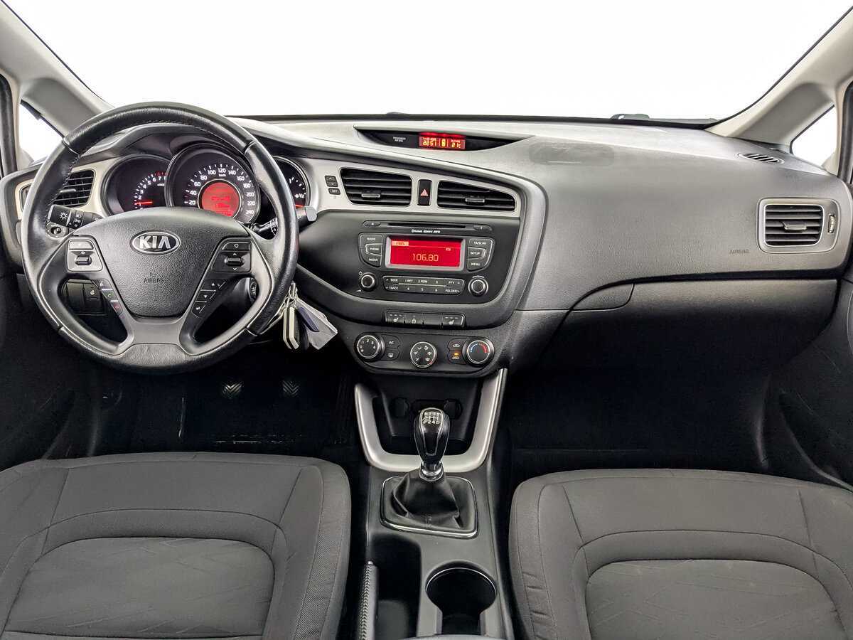 Kia Ceed с пробегом — 2014 год. Фото: #13
