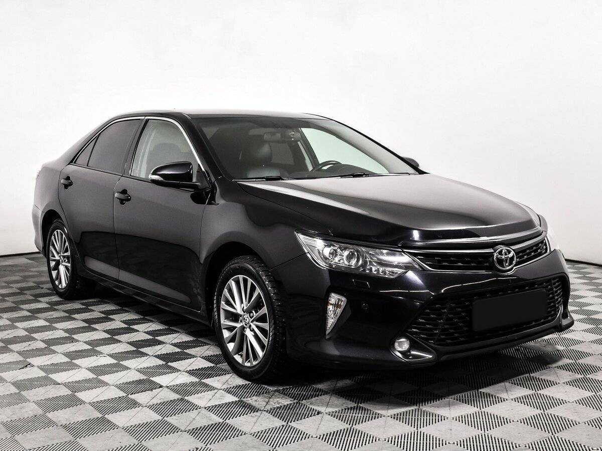 Toyota Camry с пробегом — 2017 год. Фото: #2