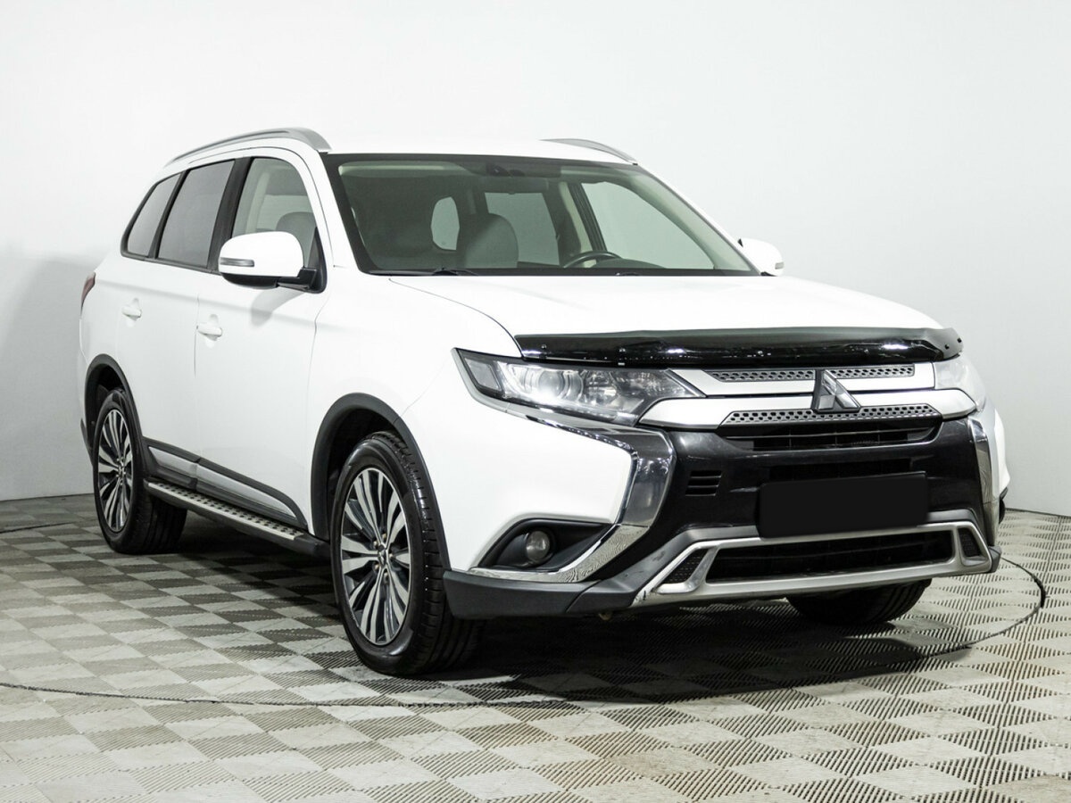 Mitsubishi Outlander с пробегом — 2019 год. Фото: #2