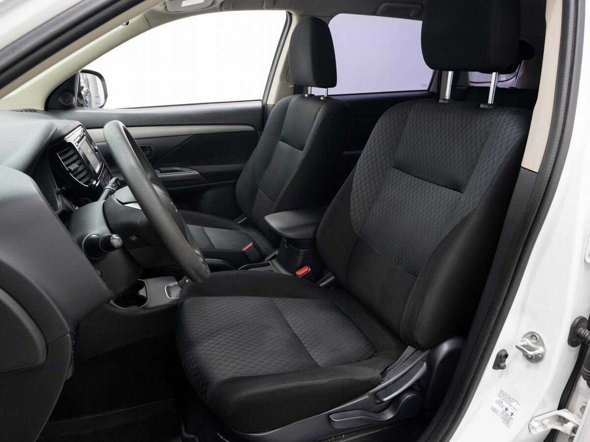 Mitsubishi Outlander с пробегом — 2014 год. Фото: #7