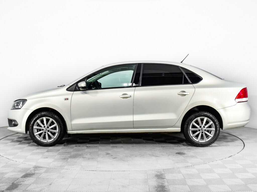 Volkswagen Polo с пробегом — 2015 год. Фото: #7