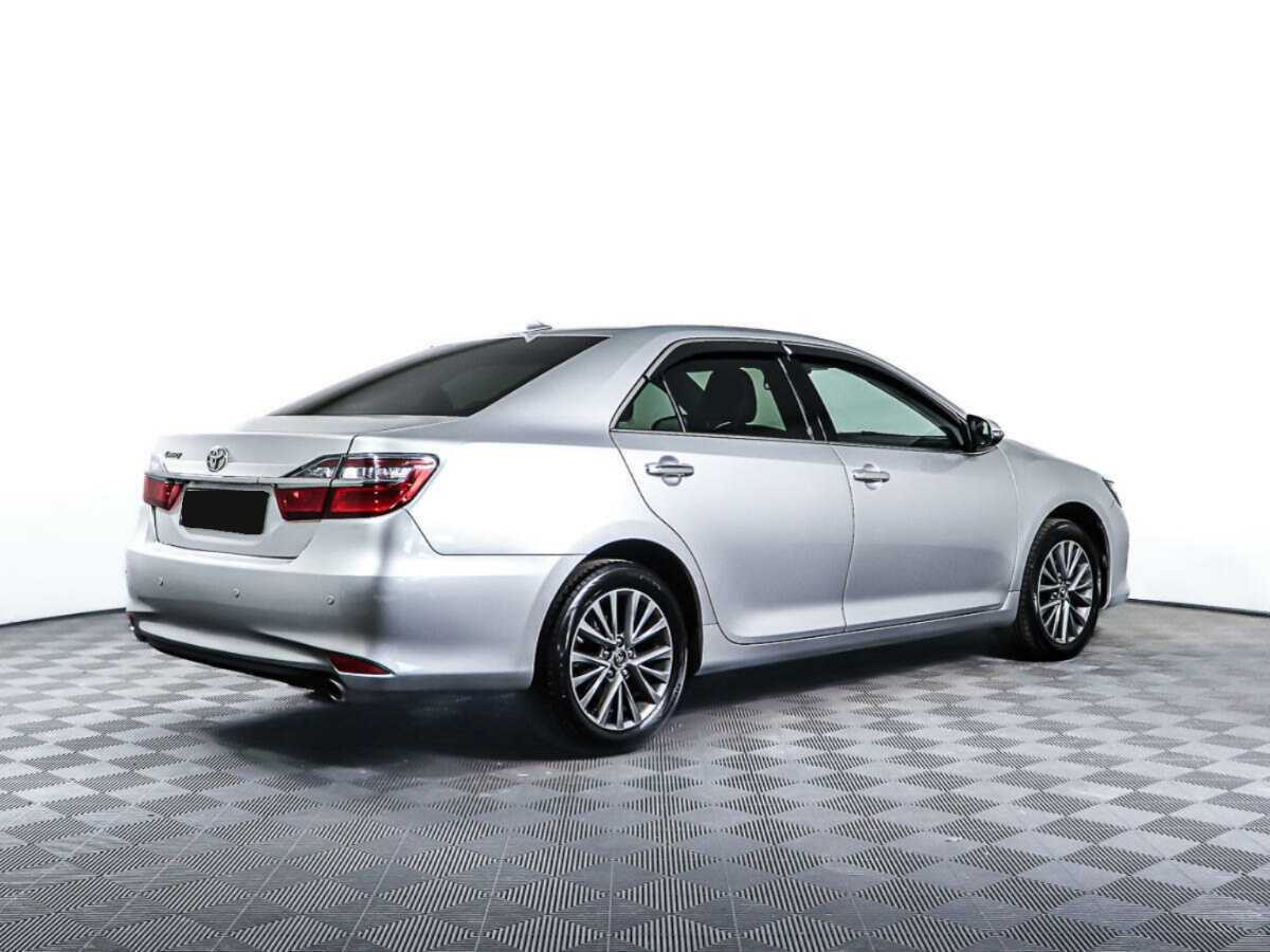 Toyota Camry с пробегом — 2017 год. Фото: #4