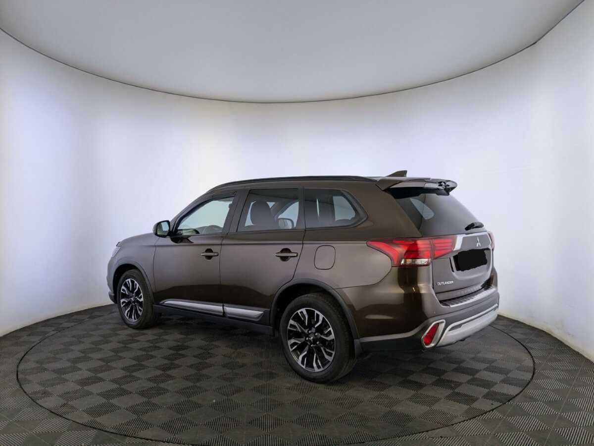 Mitsubishi Outlander с пробегом — 2022 год. Фото: #6
