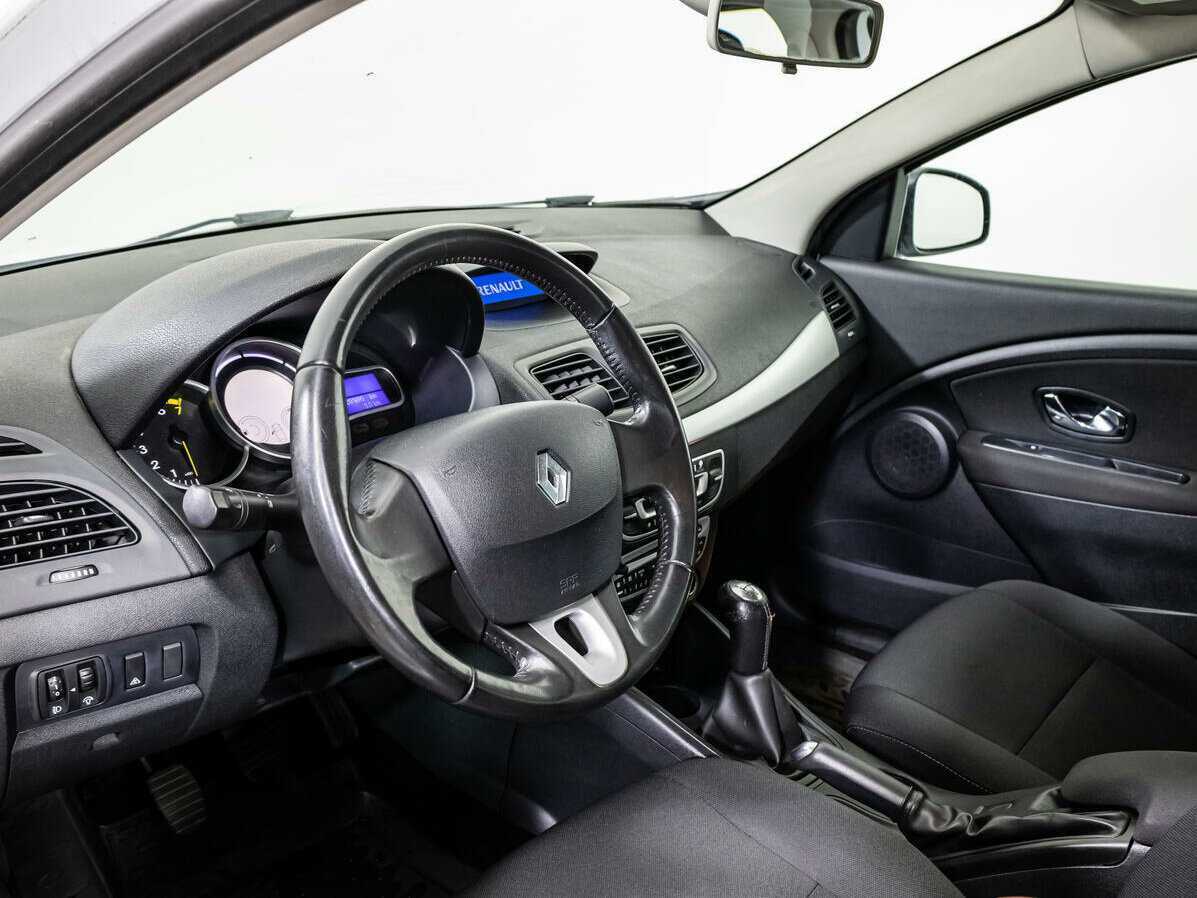Renault Fluence с пробегом — 2013 год. Фото: #10