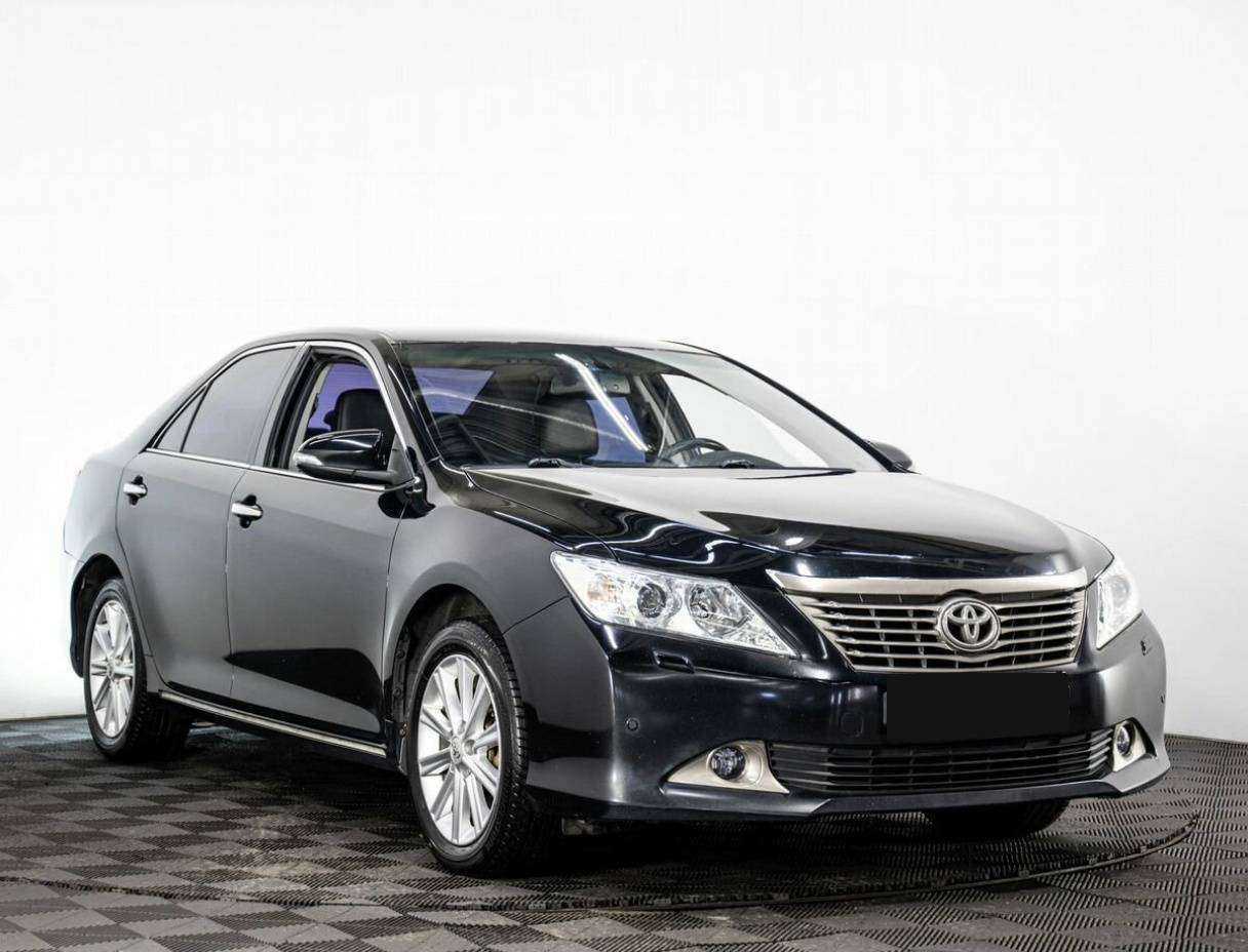 Toyota Camry с пробегом — 2014 год. Фото: #2