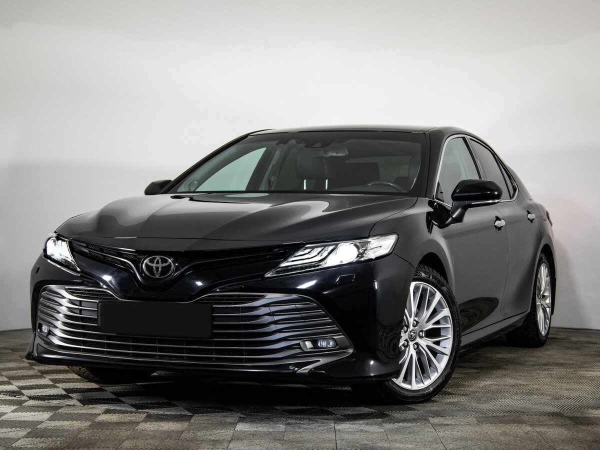 Toyota Camry с пробегом — 2018 год. Посмотреть фото