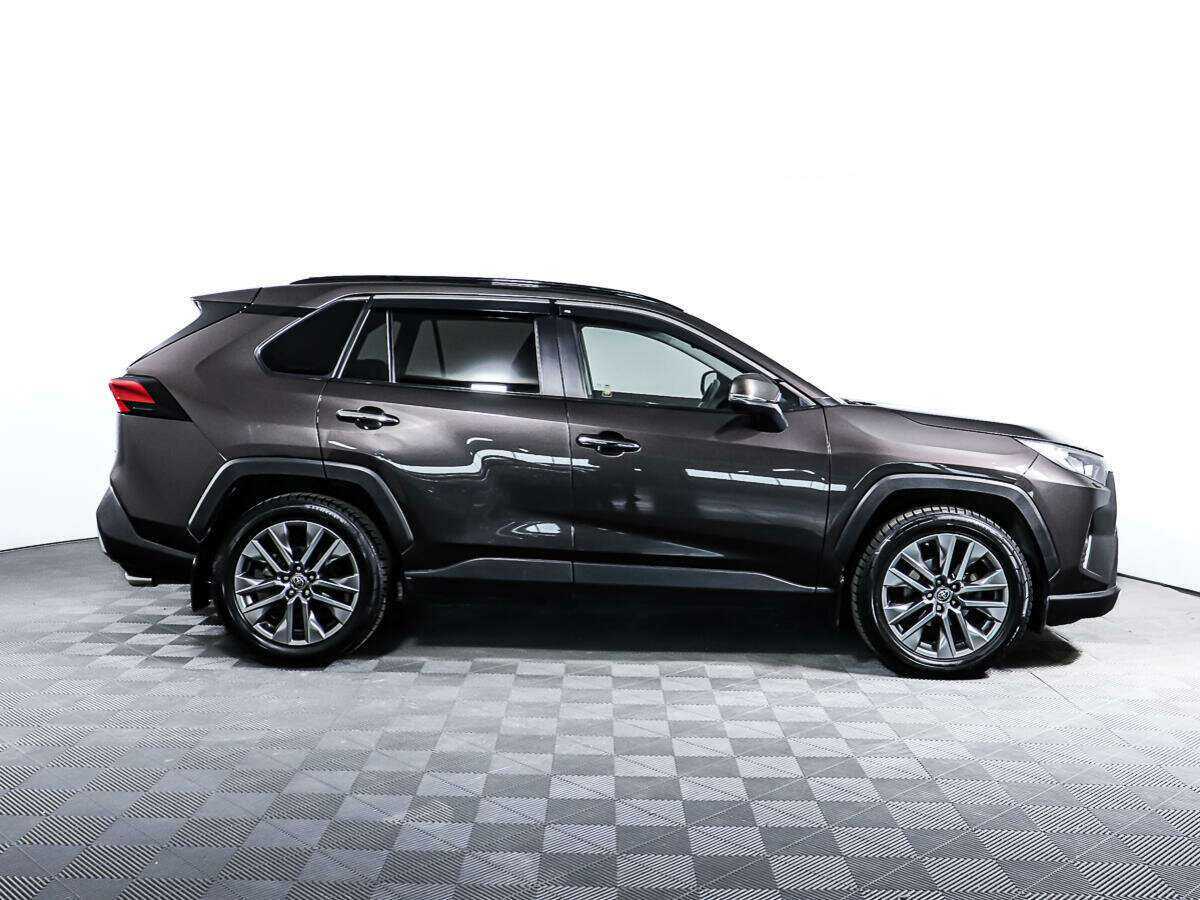Toyota RAV4 с пробегом — 2019 год. Фото: #3