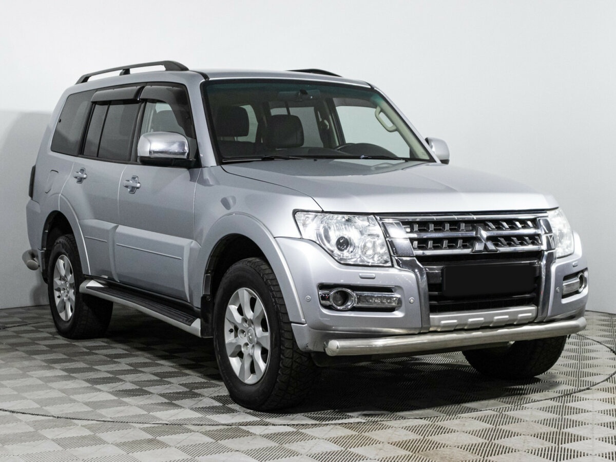 Mitsubishi Pajero с пробегом — 2015 год. Фото: #2