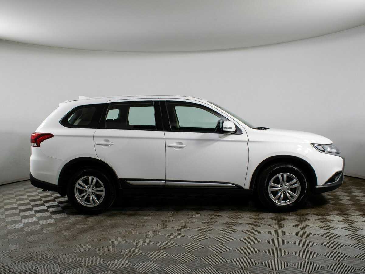 Mitsubishi Outlander с пробегом — 2020 год. Фото: #3