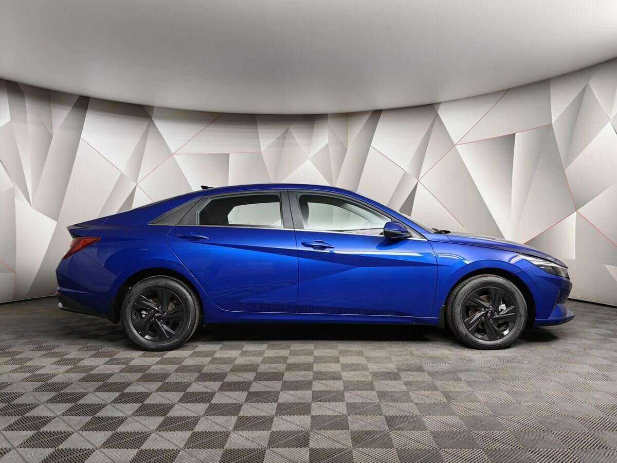 Hyundai Elantra с пробегом — 2022 год. Фото: #5