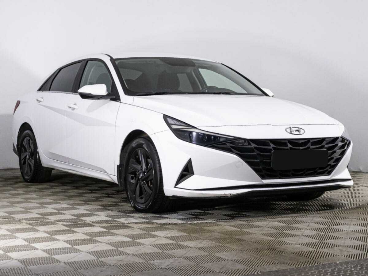 Hyundai Elantra с пробегом — 2021 год. Фото: #2