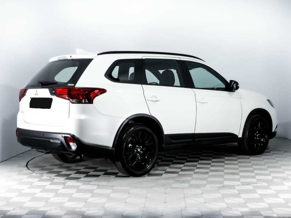 Mitsubishi Outlander с пробегом — 2021 год. Фото: #4