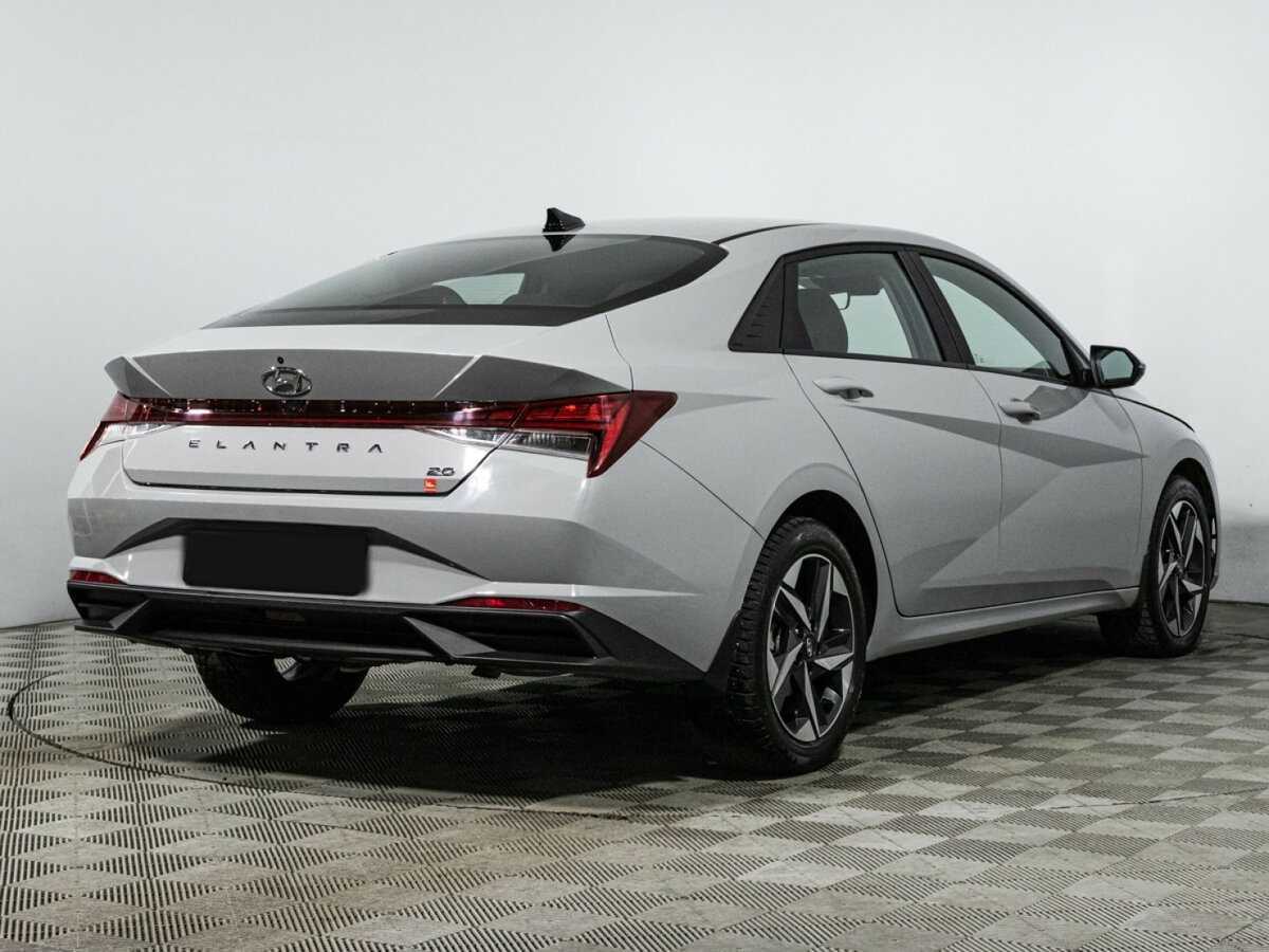 Hyundai Elantra с пробегом — 2023 год. Фото: #4