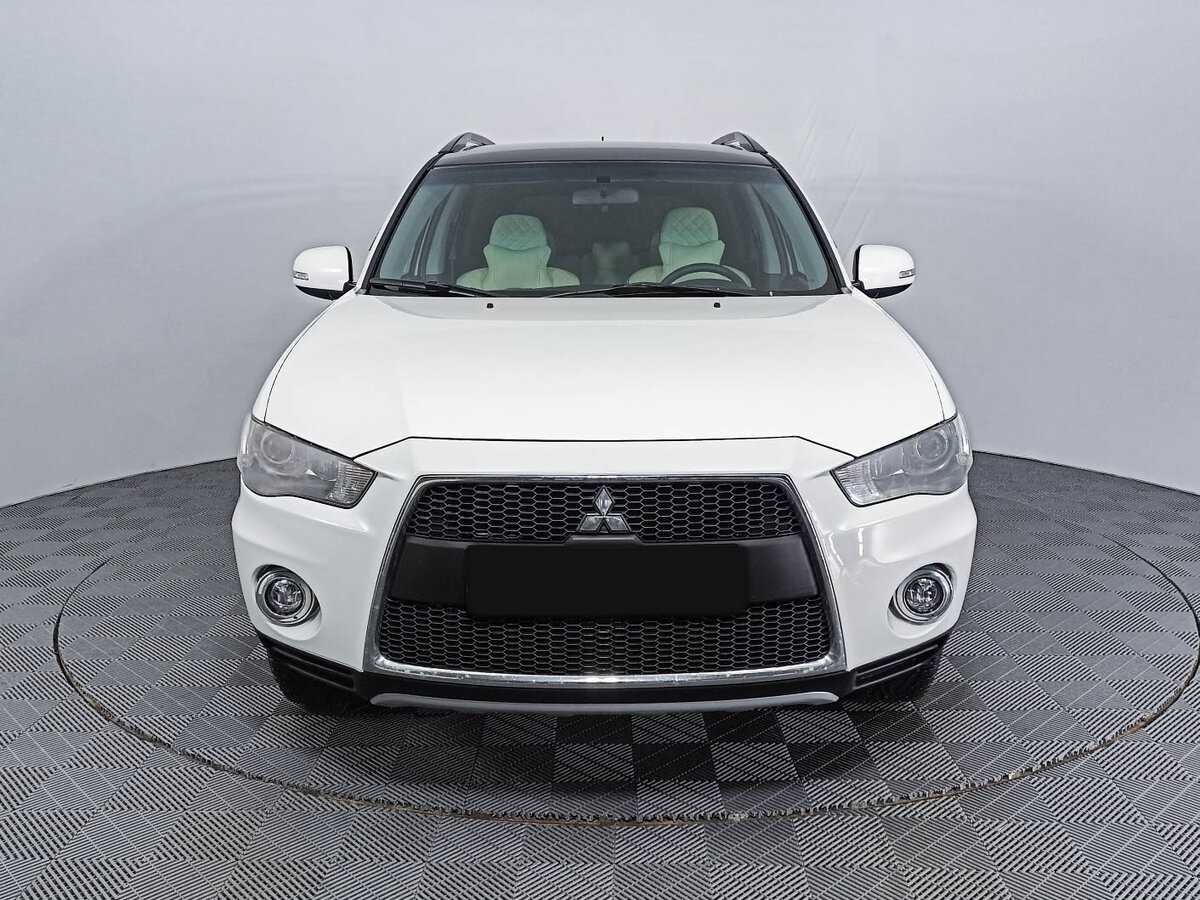 Mitsubishi Outlander с пробегом — 2012 год. Фото: #1