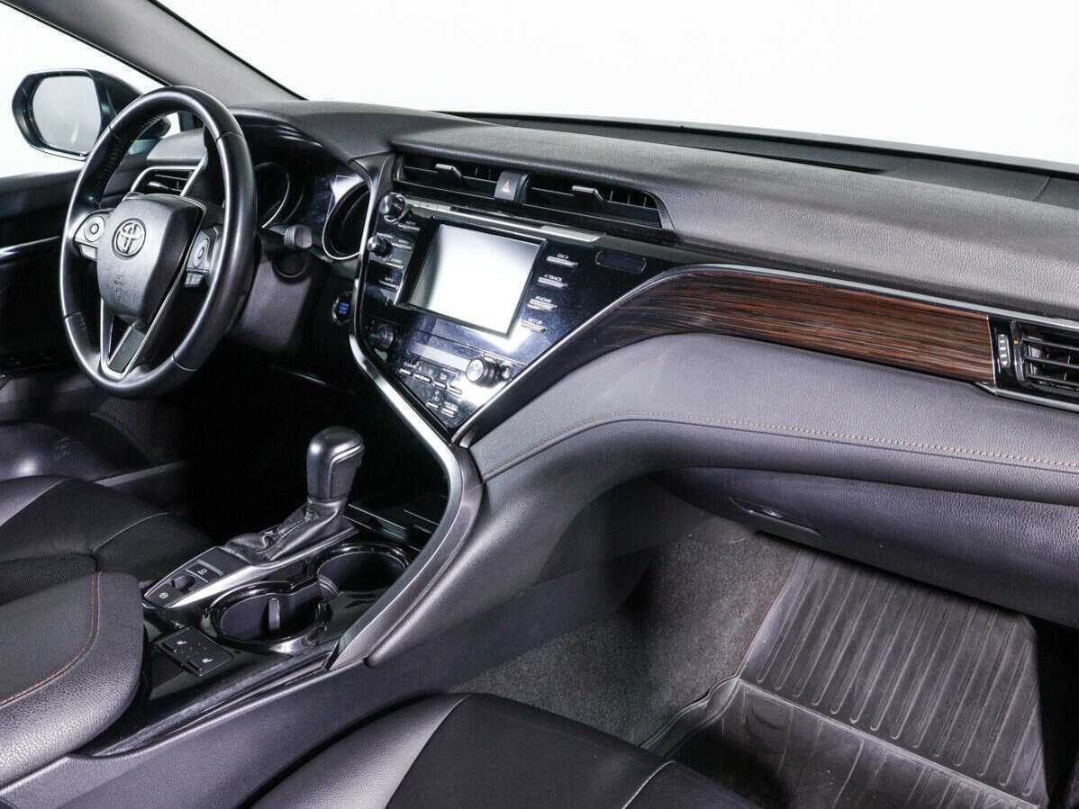 Toyota Camry с пробегом — 2019 год. Фото: #8