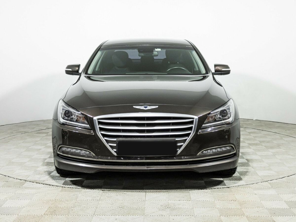 Hyundai Genesis с пробегом — 2015 год. Фото: #1