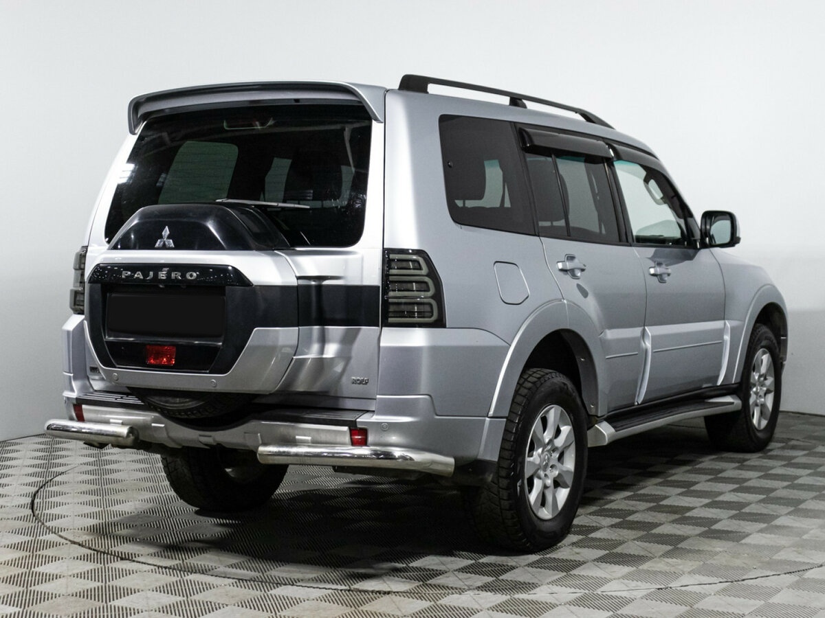 Mitsubishi Pajero с пробегом — 2015 год. Фото: #3