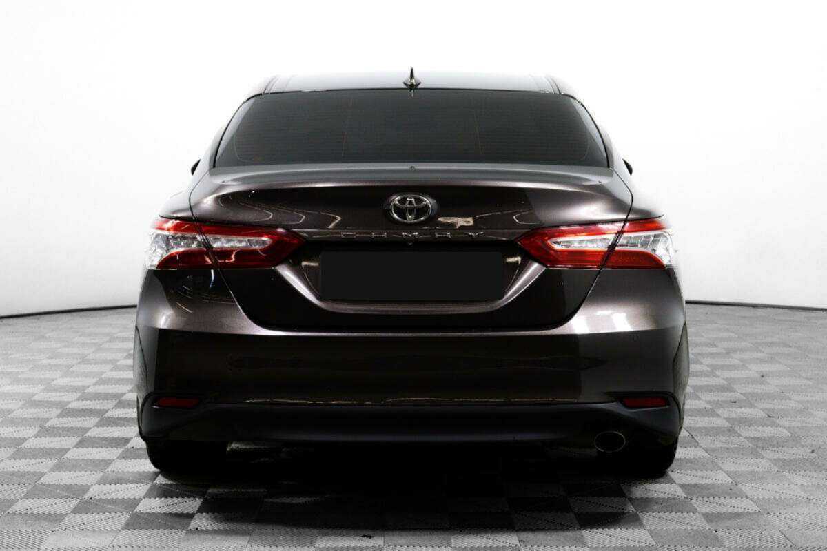 Toyota Camry с пробегом — 2019 год. Фото: #5