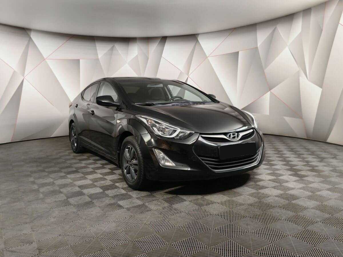 Hyundai Elantra с пробегом — 2015 год. Фото: #2