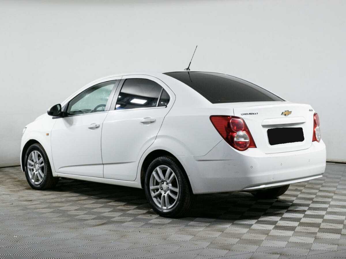 Chevrolet Aveo с пробегом — 2013 год. Фото: #5
