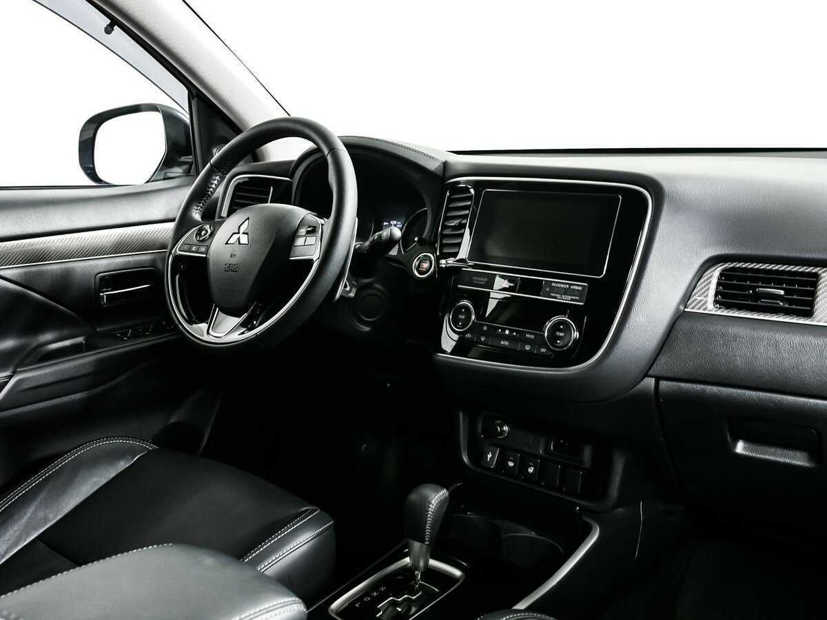 Mitsubishi Outlander с пробегом — 2019 год. Фото: #8