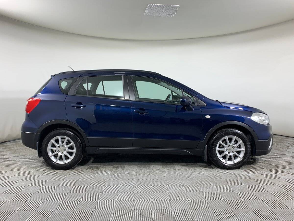 Suzuki SX4 с пробегом — 2018 год. Фото: #3