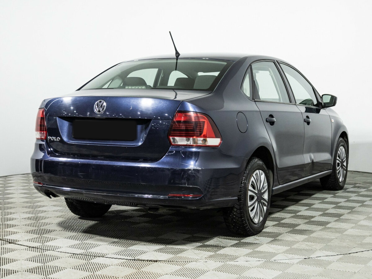 Volkswagen Polo с пробегом — 2015 год. Фото: #4