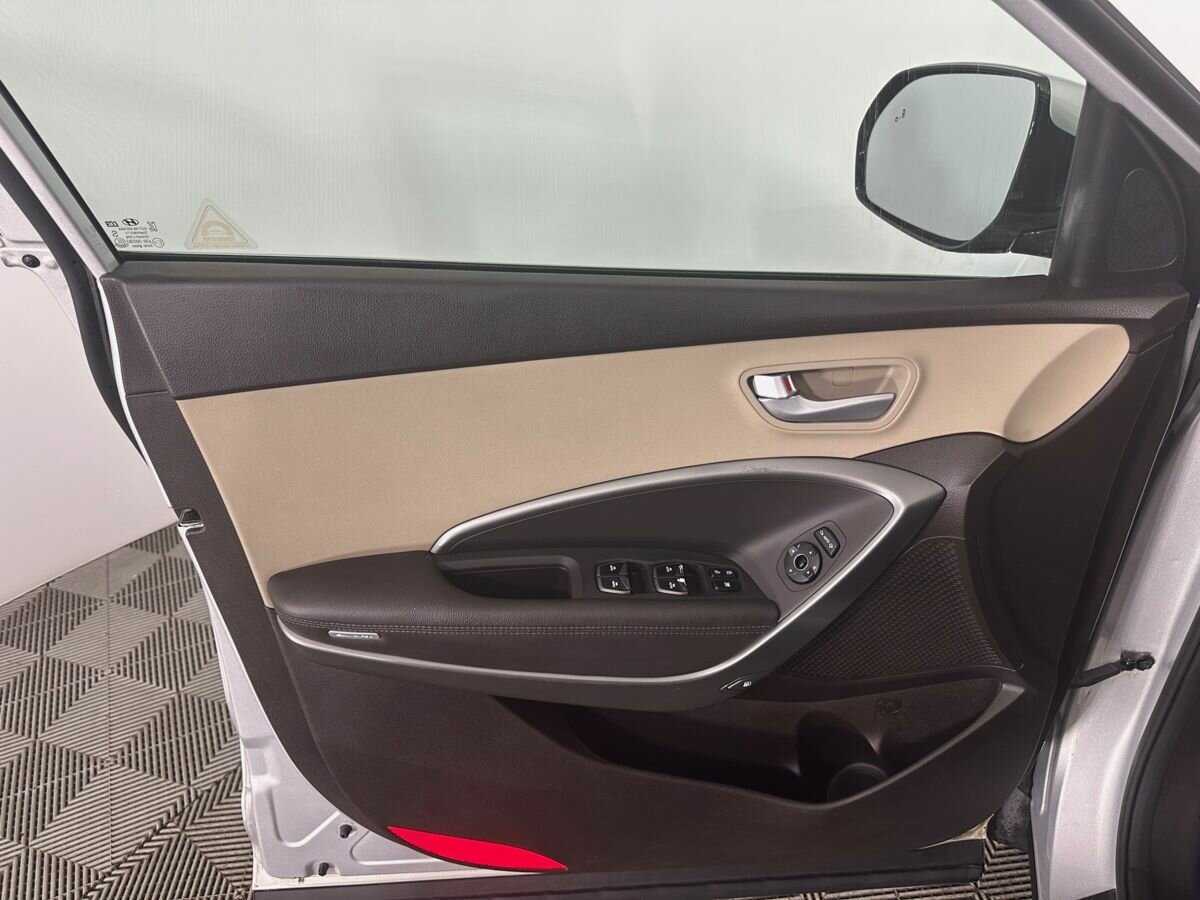 Hyundai Santa Fe с пробегом — 2017 год. Фото: #7