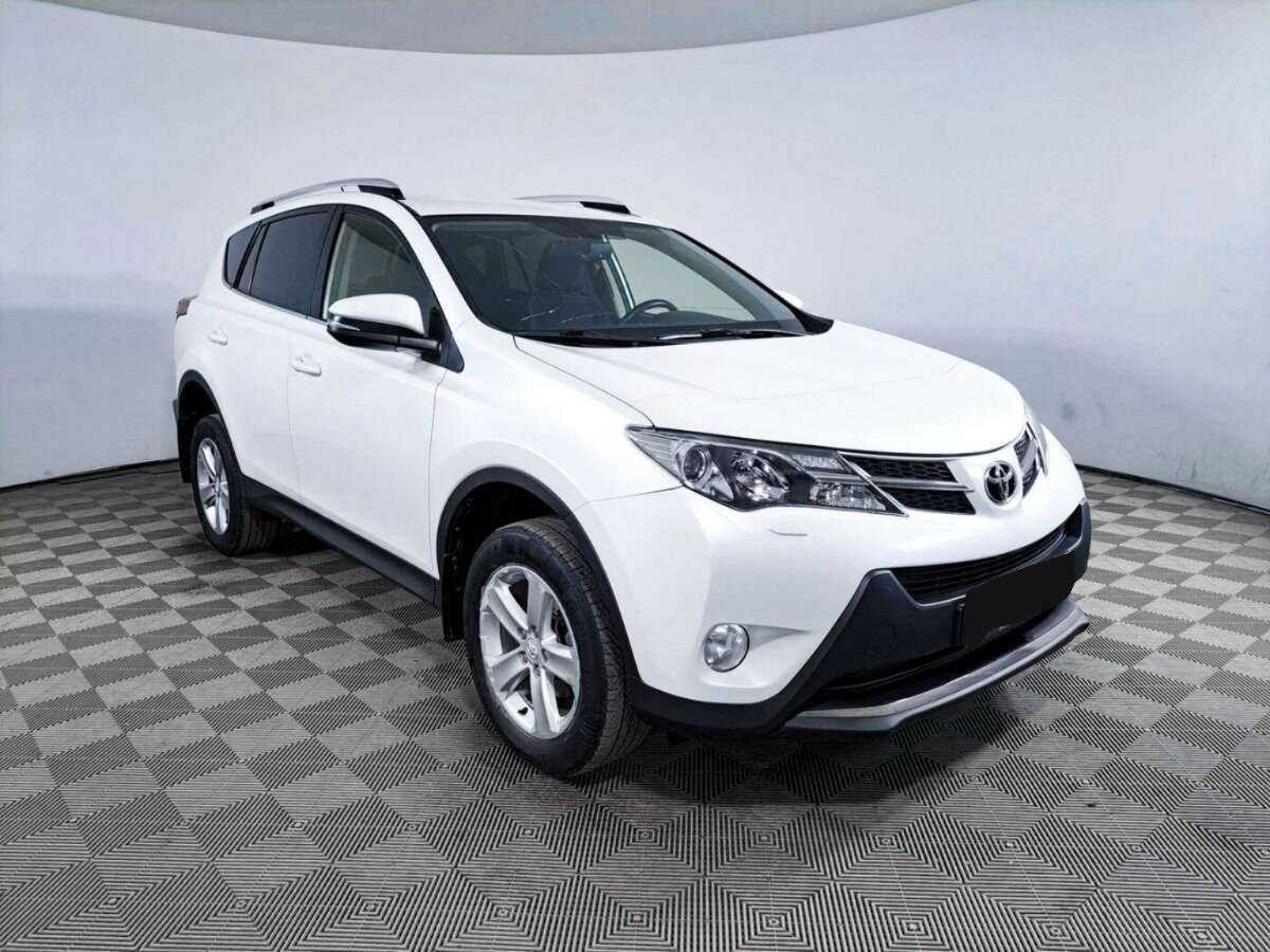 Toyota RAV4 с пробегом — 2014 год. Фото: #2