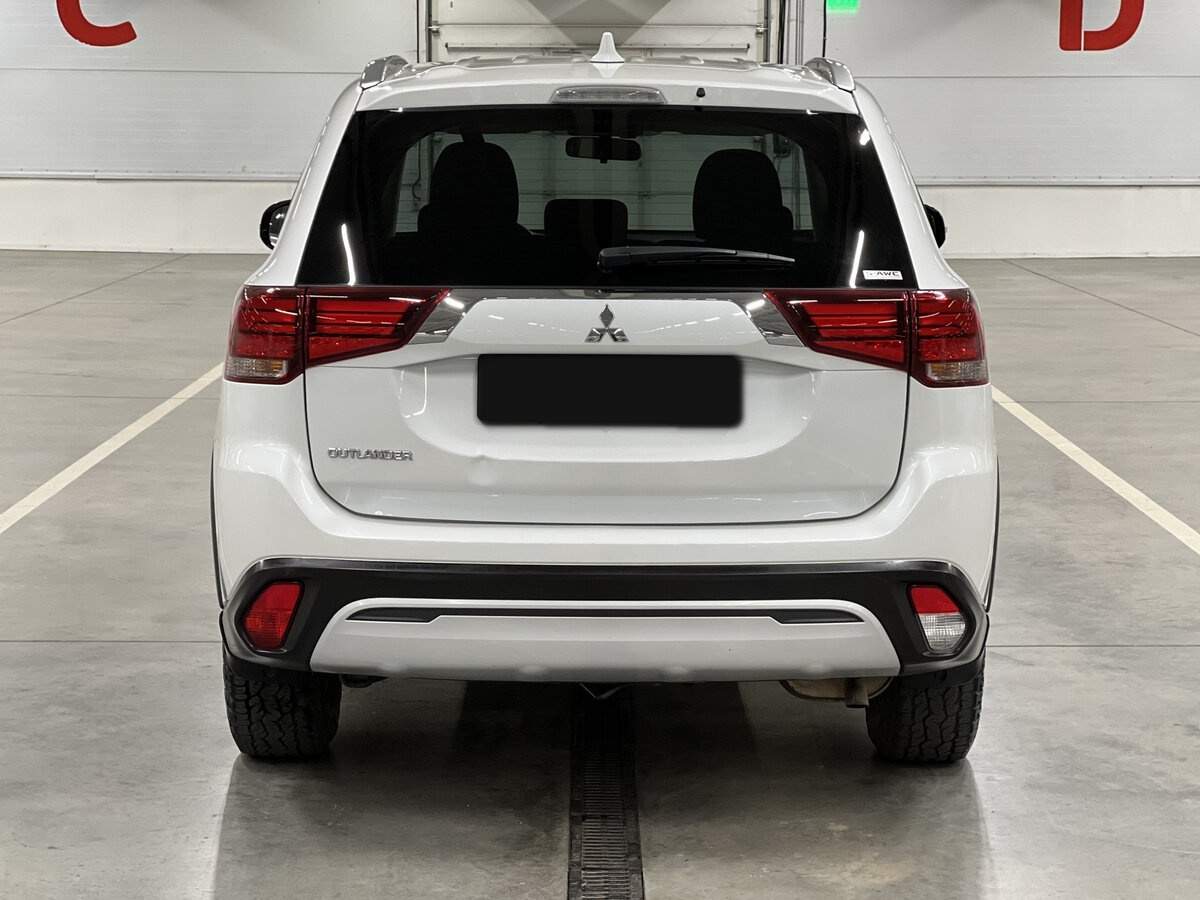 Mitsubishi Outlander с пробегом — 2021 год. Фото: #5