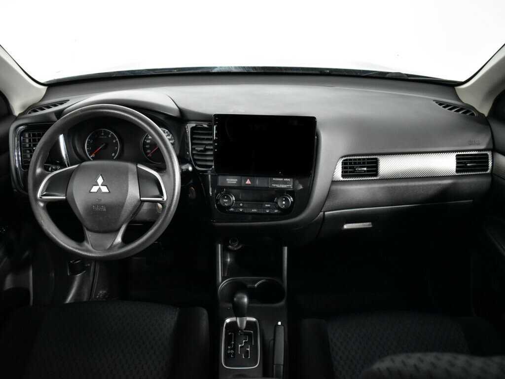 Mitsubishi Outlander с пробегом — 2014 год. Фото: #11