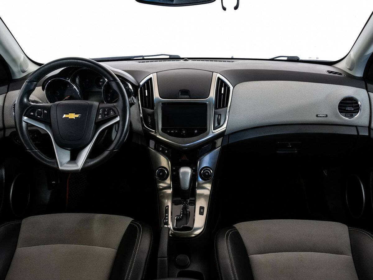 Chevrolet Cruze с пробегом — 2014 год. Фото: #9