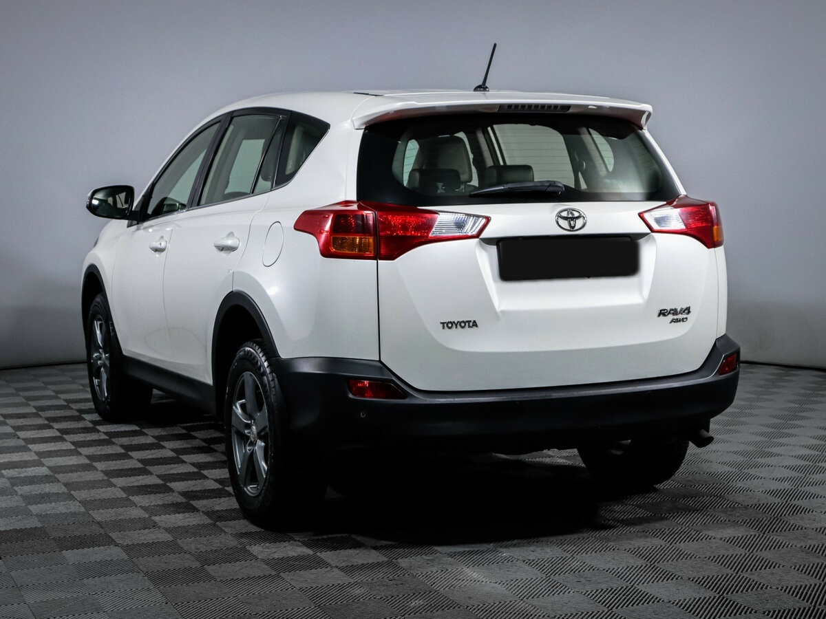 Toyota RAV4 с пробегом — 2013 год. Фото: #6