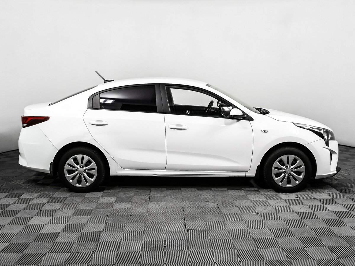 Kia Rio с пробегом — 2021 год. Фото: #3