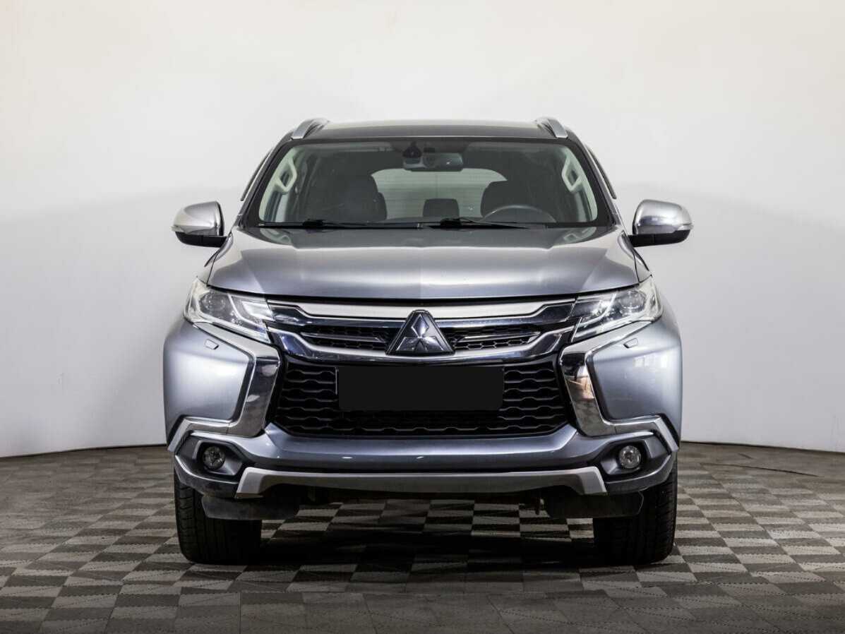 Mitsubishi Pajero Sport с пробегом — 2018 год. Фото: #1