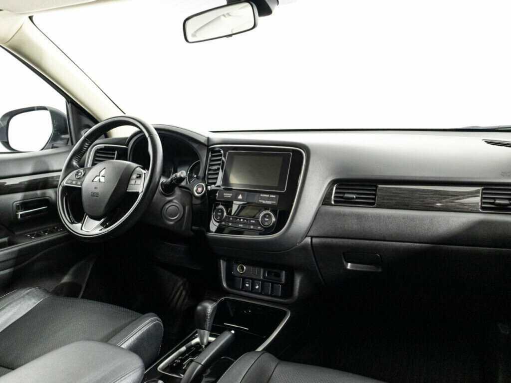 Mitsubishi Outlander с пробегом — 2018 год. Фото: #8